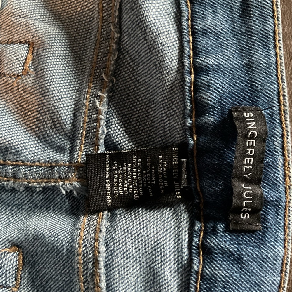 NWT-Sincerely Jules High Rise distressed jeans